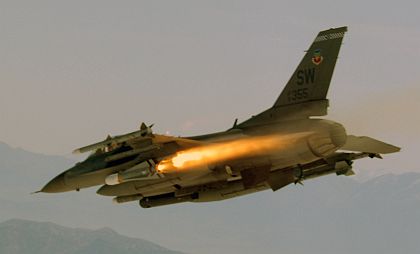 F-16��(zh��n)���C(j��)�l(f��)��AGM-65�Ռ��،�(d��o)�����Y�ψD��