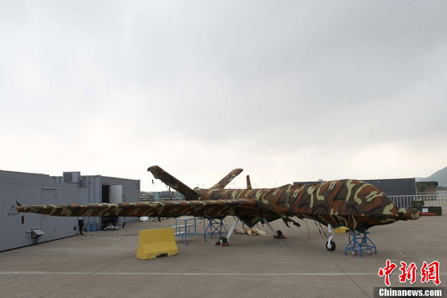 ����ǰ�Ɍ��麣��չ��չ��ģ�͵������o(w��)�˙C(j��)���ڽ��꺽չ���Ԍ�(sh��)�չ��11��8����ԓ�C(j��)�ѽ�(j��ng)�M�b�ꮅͣ����չƺ����ԓ��o(w��)�˙C(j��)���к����I(y��)���³ɶ��w�C(j��)�O(sh��)Ӌ(j��)�о���������ԓ�C(j��)�b��һ�_(t��i)100�R�������l(f��)��(d��ng)�C(j��)���߂�ȫ����ƽ݆ʽ�𽵺��w��������������w�����_(d��)1100����������m(x��)���r(sh��)�g��20��(g��)С�r(sh��)���ɔy�����N�ɲ졢��������/�y(c��)�ࡢ��ӌ�(du��)���O(sh��)�估С�Ϳյش���������Ɉ�(zh��)�бO(ji��n)ҕ���ɲ鼰��(du��)�ع����΄�(w��)���΄�(w��)��Ҳ�����ھS��(w��n)�����֡�߅��Ѳ߉����犷� �z �DƬ��(l��i)Դ��CFPҕ�X(ju��)�Ї�(gu��) 