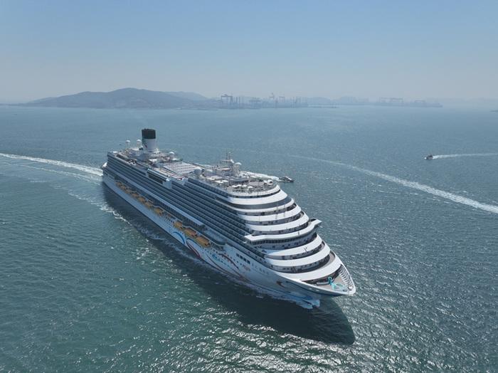 首艘國產(chǎn)大型郵輪“愛達(dá)·魔都號(hào)”開啟青島航次