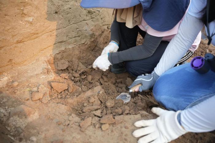 實(shí)拍趙國第二大城市“柏人城”遺址考古現(xiàn)場