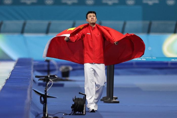 中國選手寧忠?guī)r獲速度滑冰男子1000米銅牌