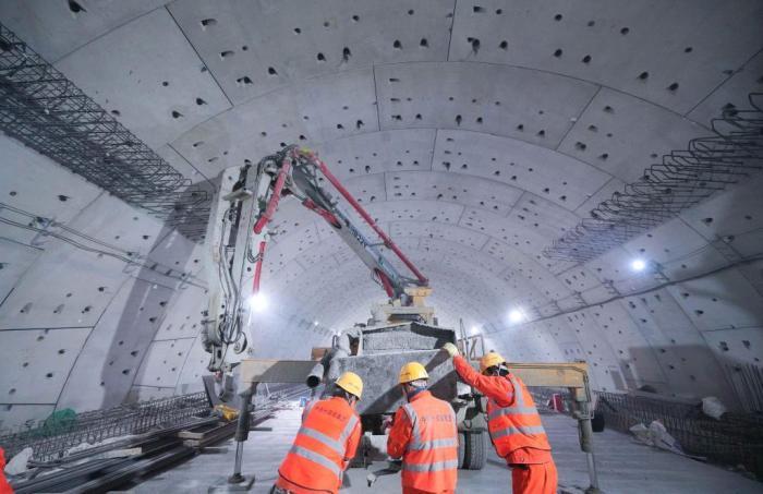 世界最大水下盾構(gòu)隧道實(shí)現(xiàn)雙層貫通