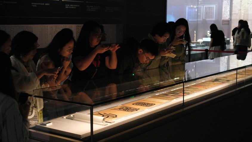《韓熙載夜宴圖》杭州展出 增設深夜專場人氣足