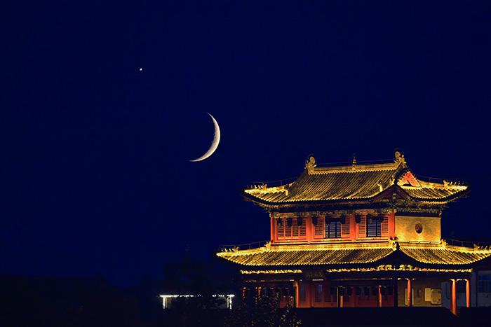 2026年度最后一次“長庚伴月”現(xiàn)身天宇
