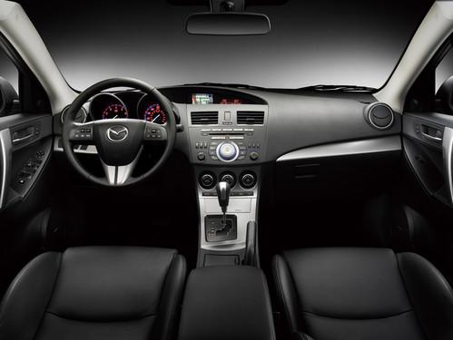 Mazda3�Ɏ������ �L���R���_(d��)Ŀ��(bi��o)����