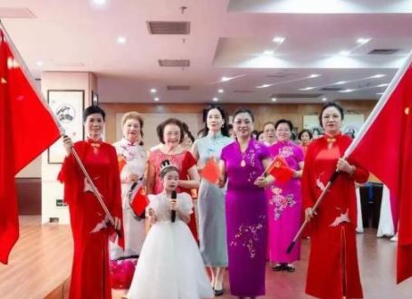 旗袍會(huì)長(zhǎng)：在“她”時(shí)代，做她自己