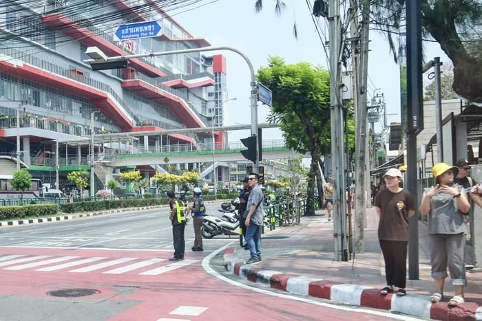 地震次日泰國曼谷正逐步恢復正常社會秩序
