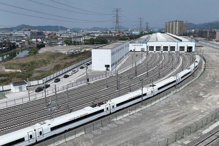 “陸地航母”寧波動(dòng)車(chē)所啟用