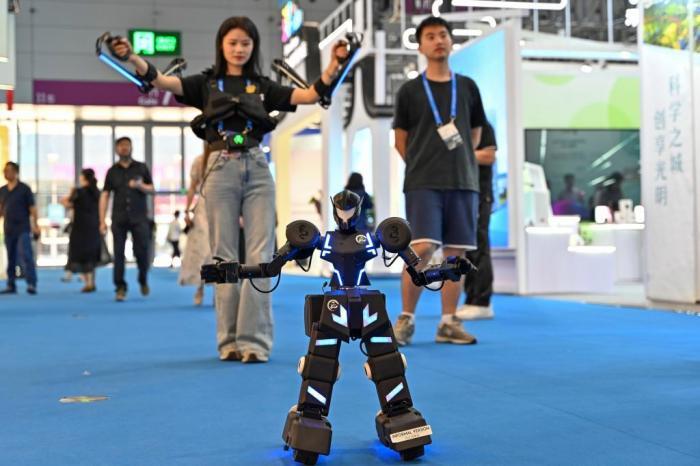 第二十一屆深圳文博會開幕 首次設(shè)立人工智能展區(qū)