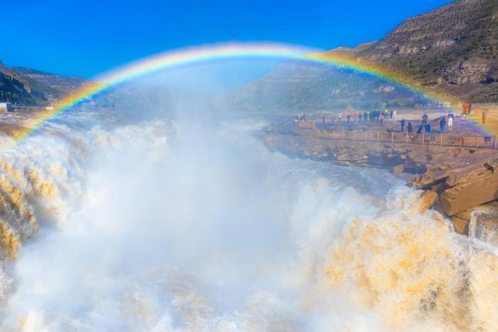 黃河壺口瀑布“邂逅”絢麗彩虹