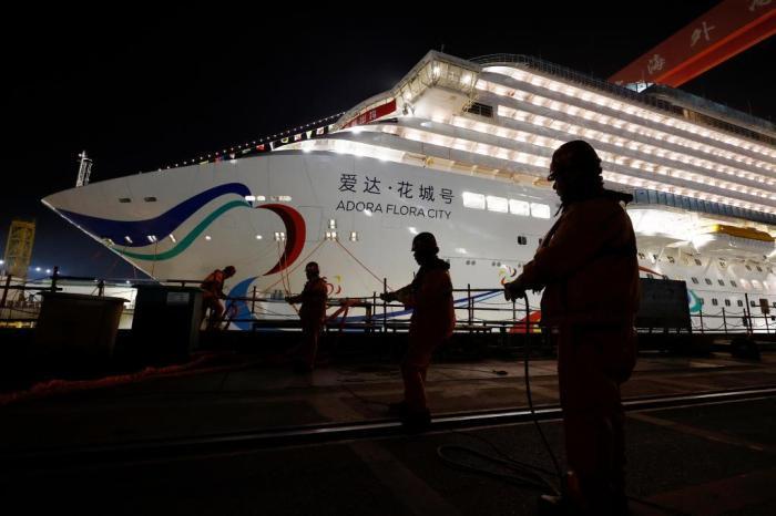 第二艘國產(chǎn)大型郵輪“愛達(dá)·花城號”開啟出塢模式