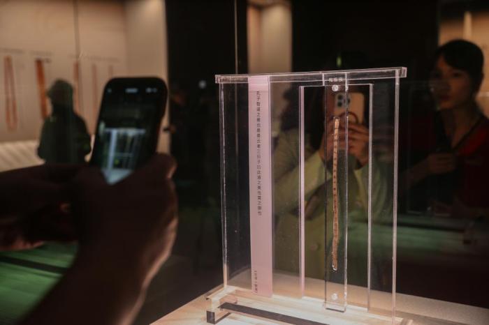 百余枚?；韬?jiǎn)牘原件南昌首展